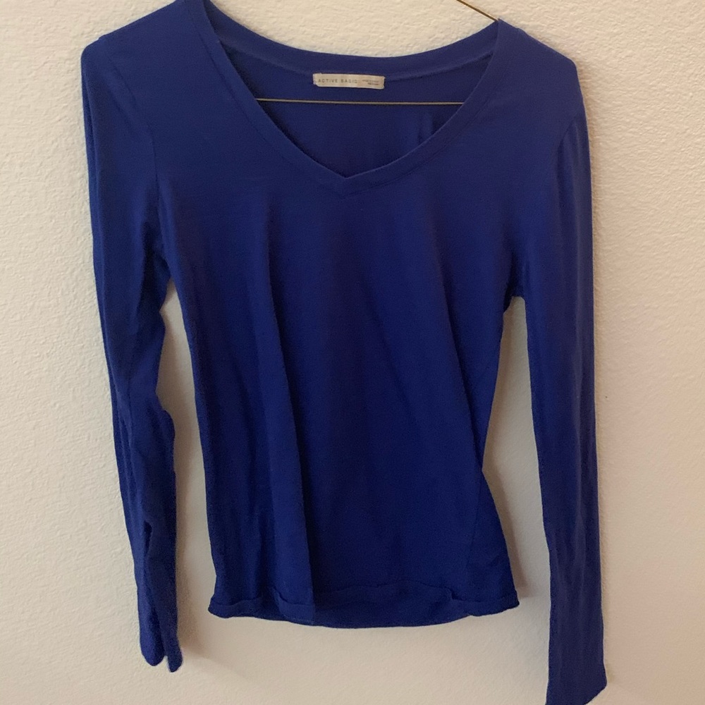 blue basic longsleeve